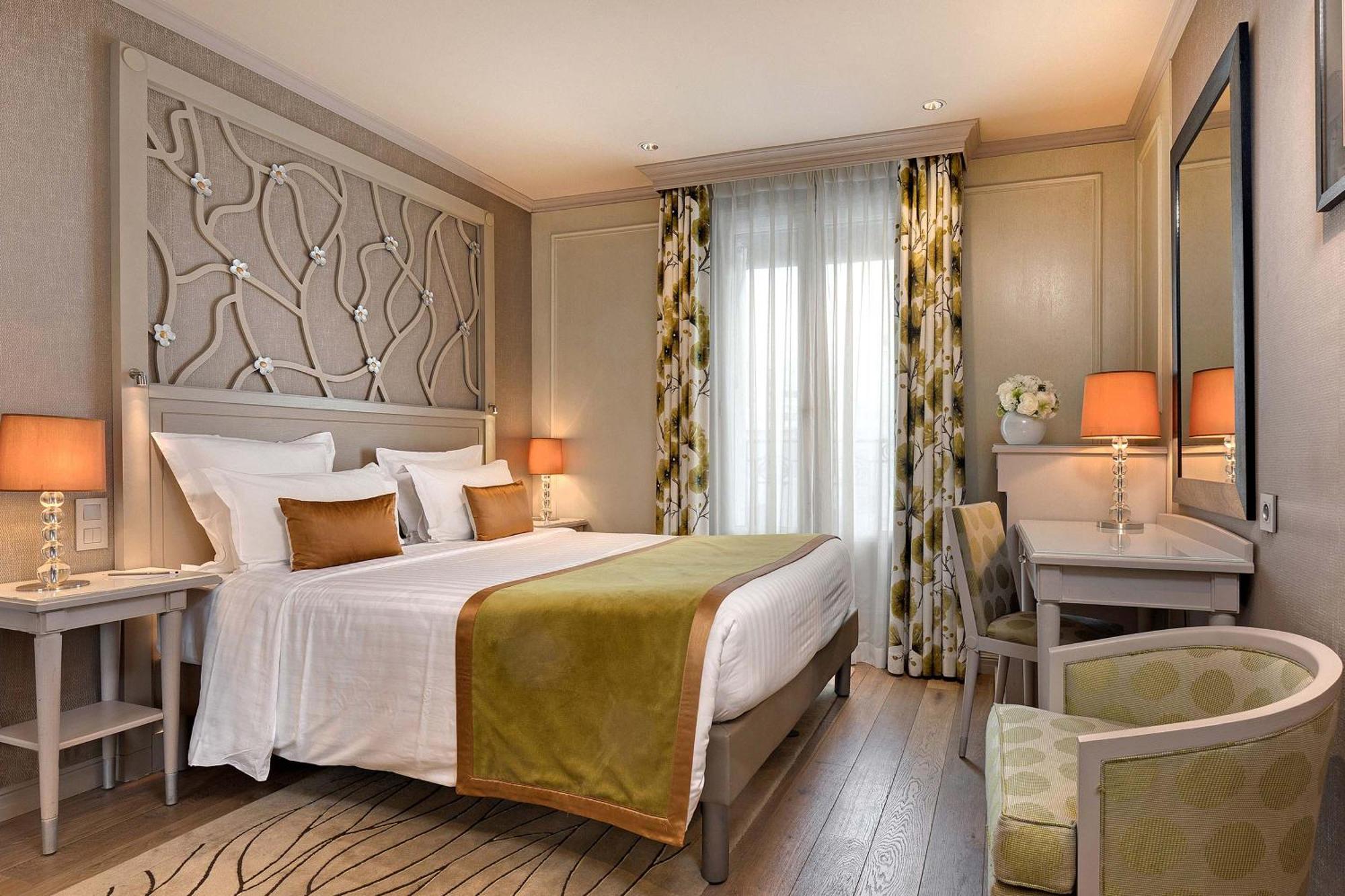 Hotel Chateau Frontenac Paris
