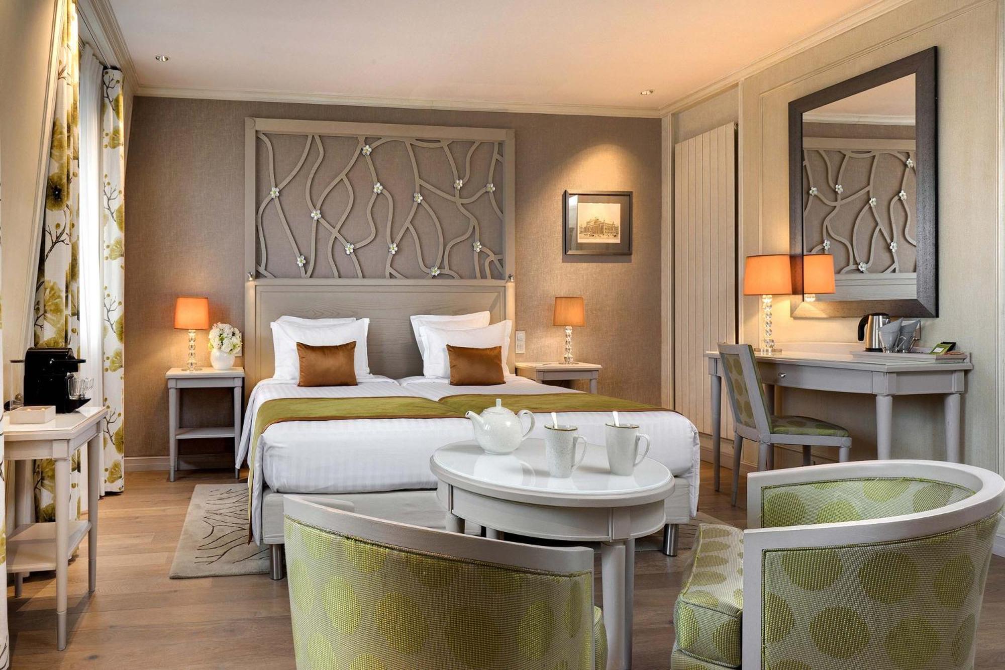 Chateau Frontenac 4* Paris