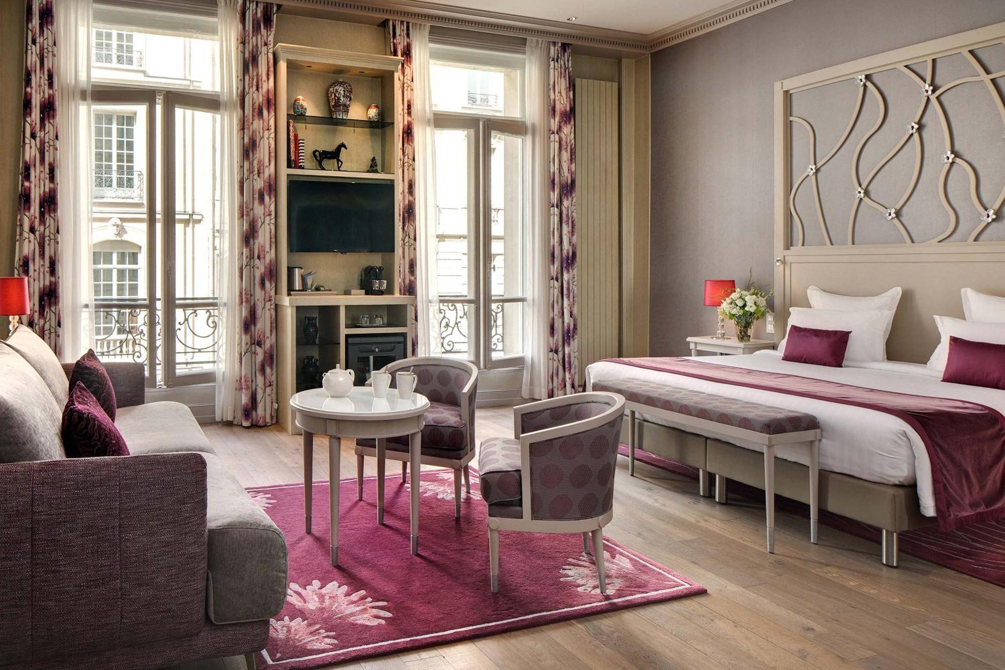 Chateau Frontenac Hotel 4*