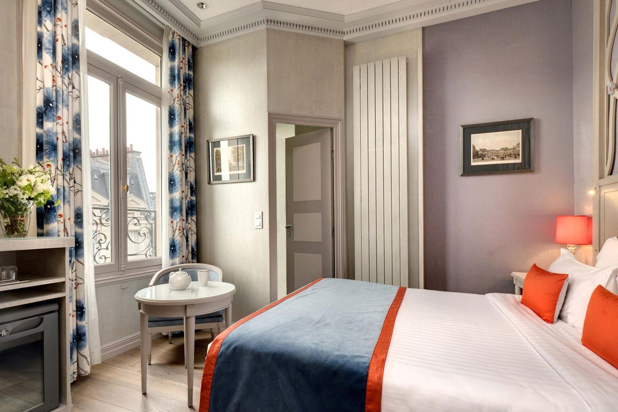 Chateau Frontenac 4* Paris